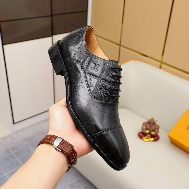 Picture of Louis Vuitton Shoes _SKULVsz38-452Cn060413775